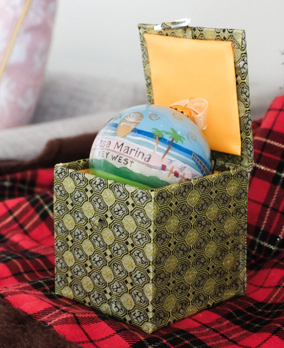 Photo Nov 01 2024 10 13 19 Am Champagne and chocolate strawberries